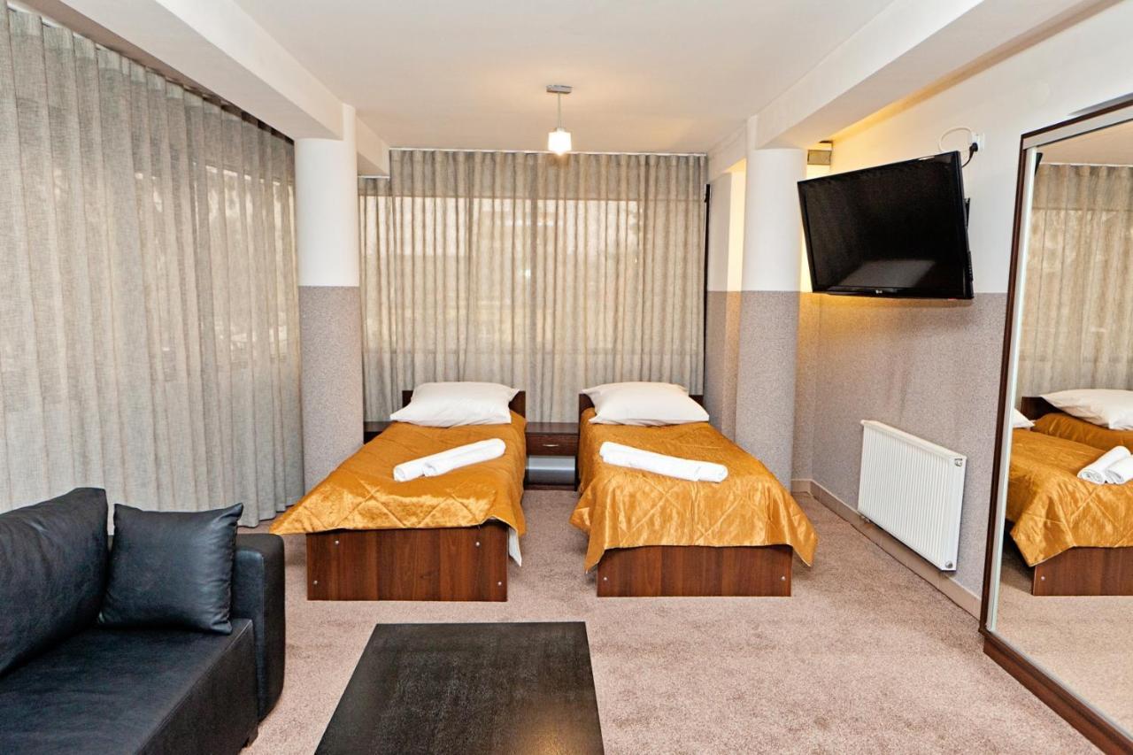 Hotel Turkus Jarosław Екстериор снимка