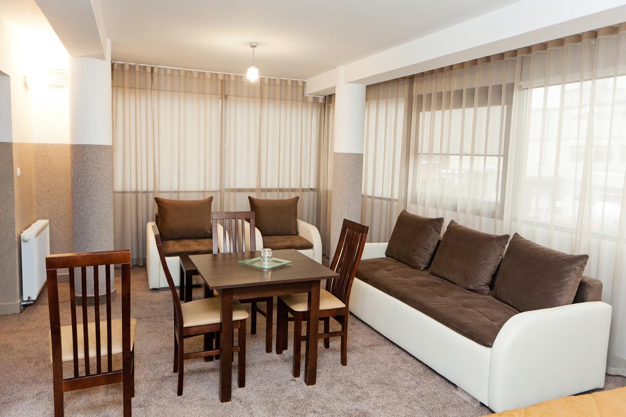 Hotel Turkus Jarosław Екстериор снимка