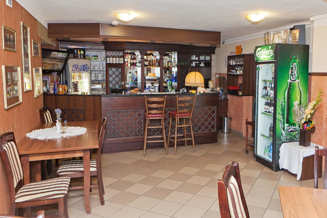 Hotel Turkus Jarosław Екстериор снимка
