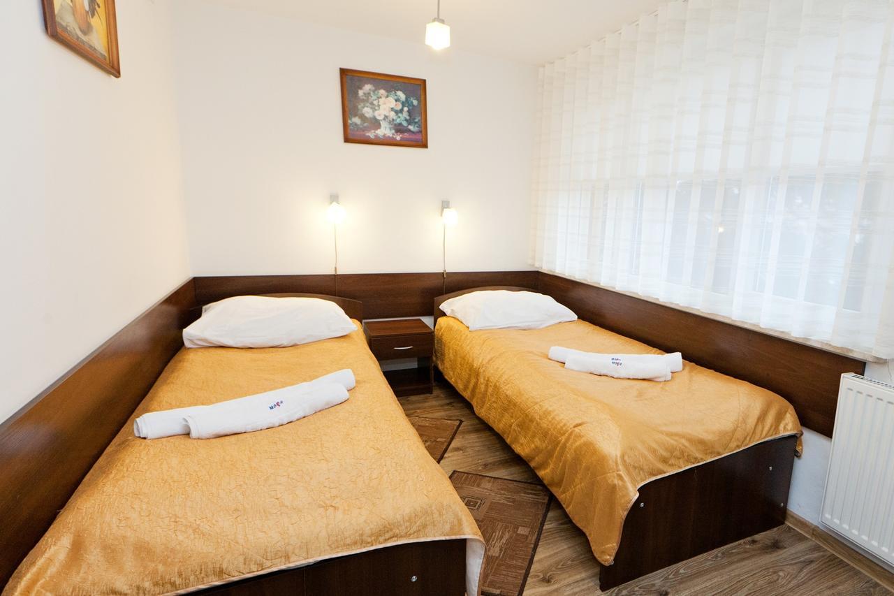 Hotel Turkus Jarosław Екстериор снимка